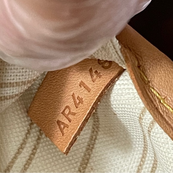 Louis Vuitton Neverfull MM Damier Azur with pouch - Picture 11 of 16